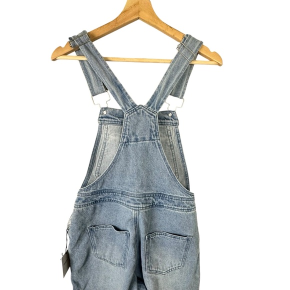 NWT Forever 21 Medium Light Wash Straight Leg Denim Jean Overalls Size Small - Picture 4 of 10